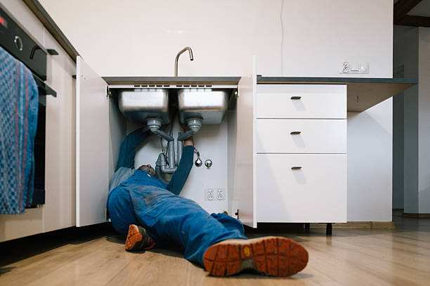 Professional Leak Detection technician working in Grand Rapids, MI